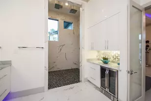 32 E Shady Ln, Houston, TX 77063 - Photo 26