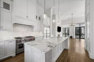 1331 Peden St, Houston, TX 77006 - Photo 10