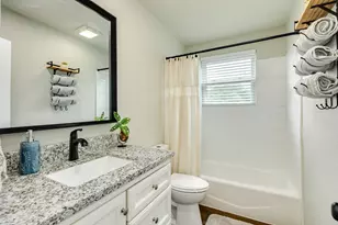811 Loggins Dr, West Columbia, TX 77486 - Photo 26