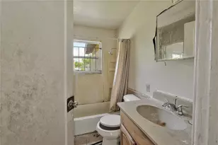 4325 Kay Cir, Houston, TX 77051 - Photo 10