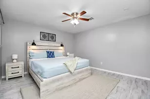 11946 Brighton Ln, Meadows Place, TX 77477 - Photo 20