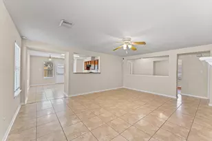 9231 Grove Haven Dr, Houston, TX 77083 - Photo 4