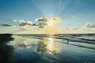 12917 John Reynolds Rd, Galveston, TX 77554 - Photo 22