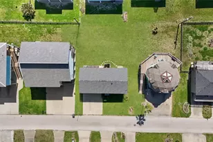 12917 John Reynolds Rd, Galveston, TX 77554 - Photo 24