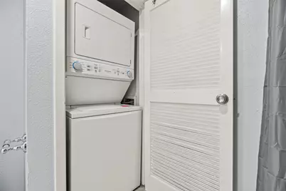 2021 Spenwick Drive #712, Houston, TX 77055 - Photo 14