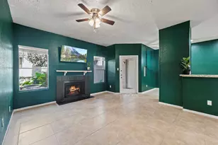 2021 Spenwick Dr, Houston, TX 77055 - Photo 2