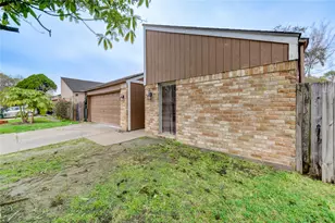 12327 Fairmeadow Dr, Houston, TX 77071 - Photo 16