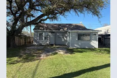 10 7th Street N, Texas City, TX 77590 - Photo 1
