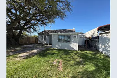 10 7th Street N, Texas City, TX 77590 - Photo 4