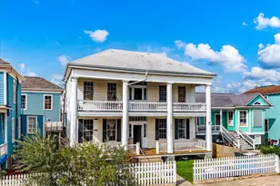 1524 Mechanic St, Galveston, TX 77550 - Photo 2