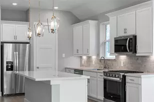 21006 Carob Tree Ln, Tomball, TX 77377 - Photo 18