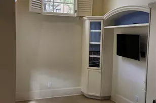 1 Pine Briar Cir, Houston, TX 77056 - Photo 12