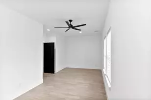 8136 Chateau St, Houston, TX 77028 - Photo 26