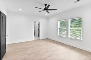 8136 Chateau St, Houston, TX 77028 - Photo 16