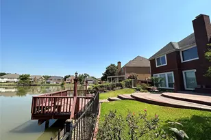 1103 Gloria Ct, Sugar Land, TX 77478 - Photo 2