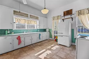 207 W Elder St, Colmesneil, TX 75938 - Photo 10