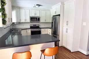 4821 Hummingbird St, Houston, TX 77035 - Photo 6