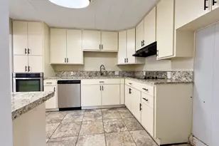2604 S Houston Dr, La Marque, TX 77568 - Photo 6