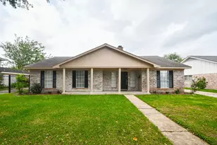 7714 Eichler Dr, Houston, TX 77036 - Photo 2
