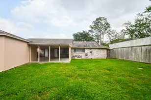 7714 Eichler Dr, Houston, TX 77036 - Photo 32