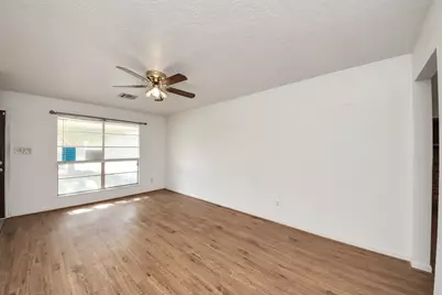 5710 Saxon Drive, Houston, TX 77092 - Photo 8