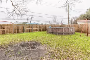 970 Charleston Cir, Bridge City, TX 77611 - Photo 26