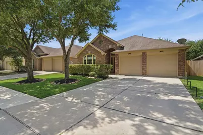 13416 Moonlit Lake Lane, Pearland, TX 77584 - Photo 2