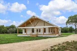 1935 Willow Rd, Wallis, TX 77485 - Photo 4