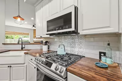 3 S Misty Canyon Place, The Woodlands, TX 77385 - Photo 16