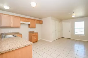 894 N Victory Dr, Houston, TX 77088 - Photo 10
