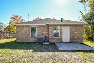 894 N Victory Dr, Houston, TX 77088 - Photo 20