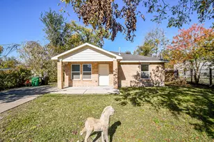 894 N Victory Dr, Houston, TX 77088 - Photo 2