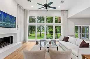 9 Claridge Ct, Conroe, TX 77304 - Photo 6