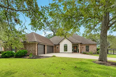 52 English Oak Court, Lake Jackson, TX 77566 - Photo 2