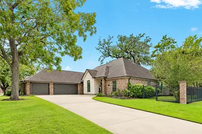 52 English Oak Court, Lake Jackson, TX 77566 - Photo 4