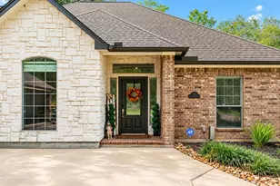 52 English Oak Ct, Lake Jackson, TX 77566 - Photo 6