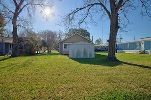 3318 Richmond St, Needville, TX 77461 - Photo 32