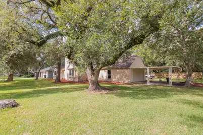 3820 Evergreen Drive, Dickinson, TX 77539 - Photo 2