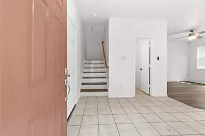 149 E Summerhaze Circle, The Woodlands, TX 77382 - Photo 2