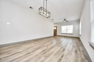 9916 Dipping Woods St, Houston, TX 77076 - Photo 14