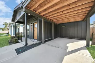9916 Dipping Woods St, Houston, TX 77076 - Photo 10