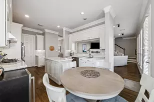 2630 Shady Acres Landing, Houston, TX 77008 - Photo 10