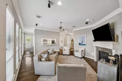 2630 Shady Acres Landing, Houston, TX 77008 - Photo 8