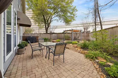 2630 Shady Acres Landing, Houston, TX 77008 - Photo 24