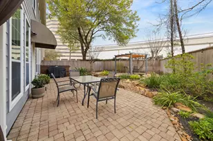 2630 Shady Acres Landing, Houston, TX 77008 - Photo 24