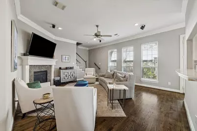 2630 Shady Acres Landing, Houston, TX 77008 - Photo 6