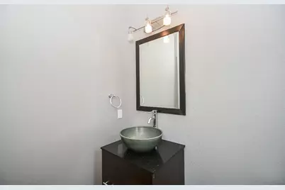 748 W 16th Street #B, Houston, TX 77008 - Photo 18