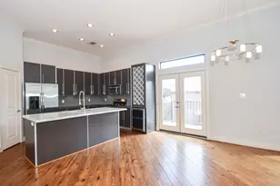 748 W 16th St, Houston, TX 77008 - Photo 4