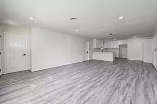 6027 Ledbetter St, Houston, TX 77087 - Photo 6