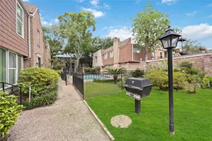 470 N Post Oak Ln, Houston, TX 77024 - Photo 22